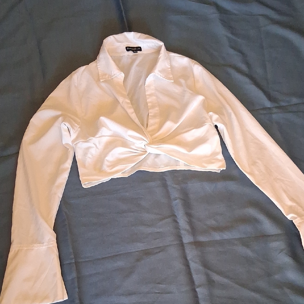 White Long Sleeve Twist Front Crop Top